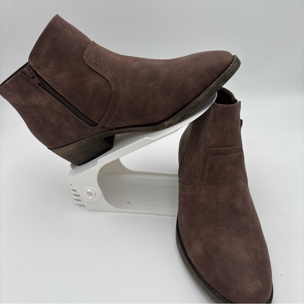Mauricesโ Men's Chukka Boots in Rich Brown